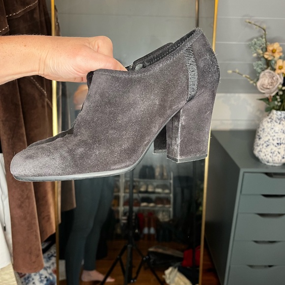 Vintage Prada block heel ankle boots. - Picture 1 of 4